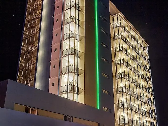 Centre - Adults Only 4* بينايدورم